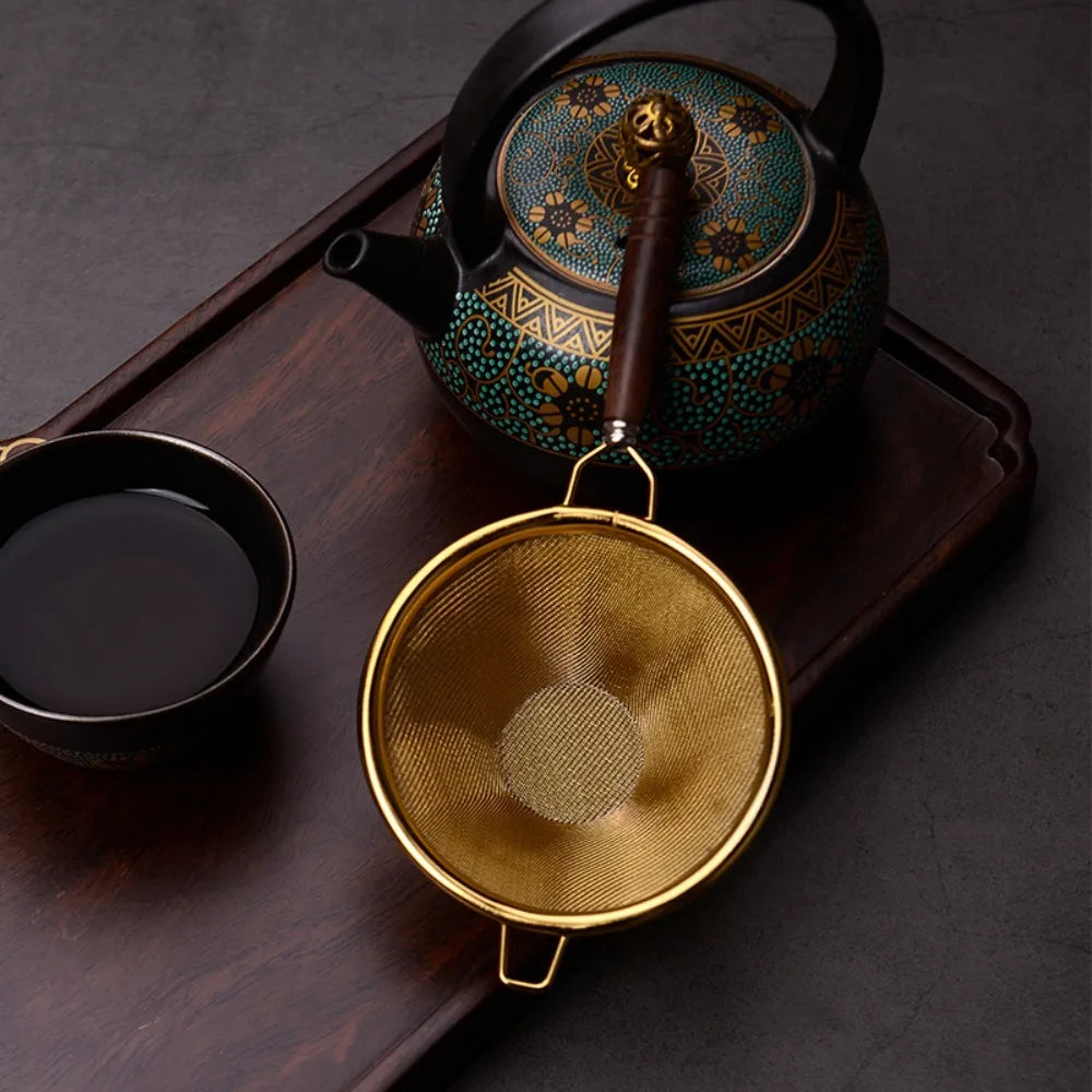 Portable tea infuser with wooden handle