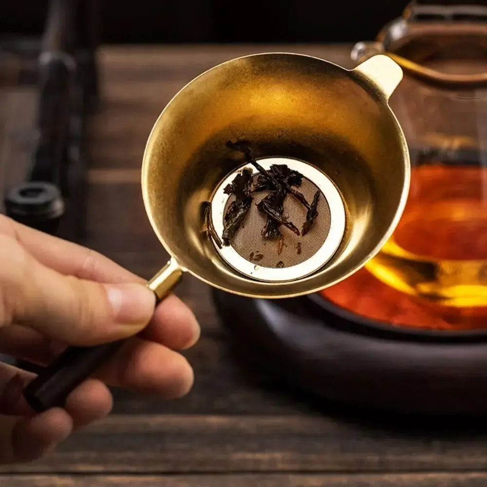 Portable tea infuser with wooden handle