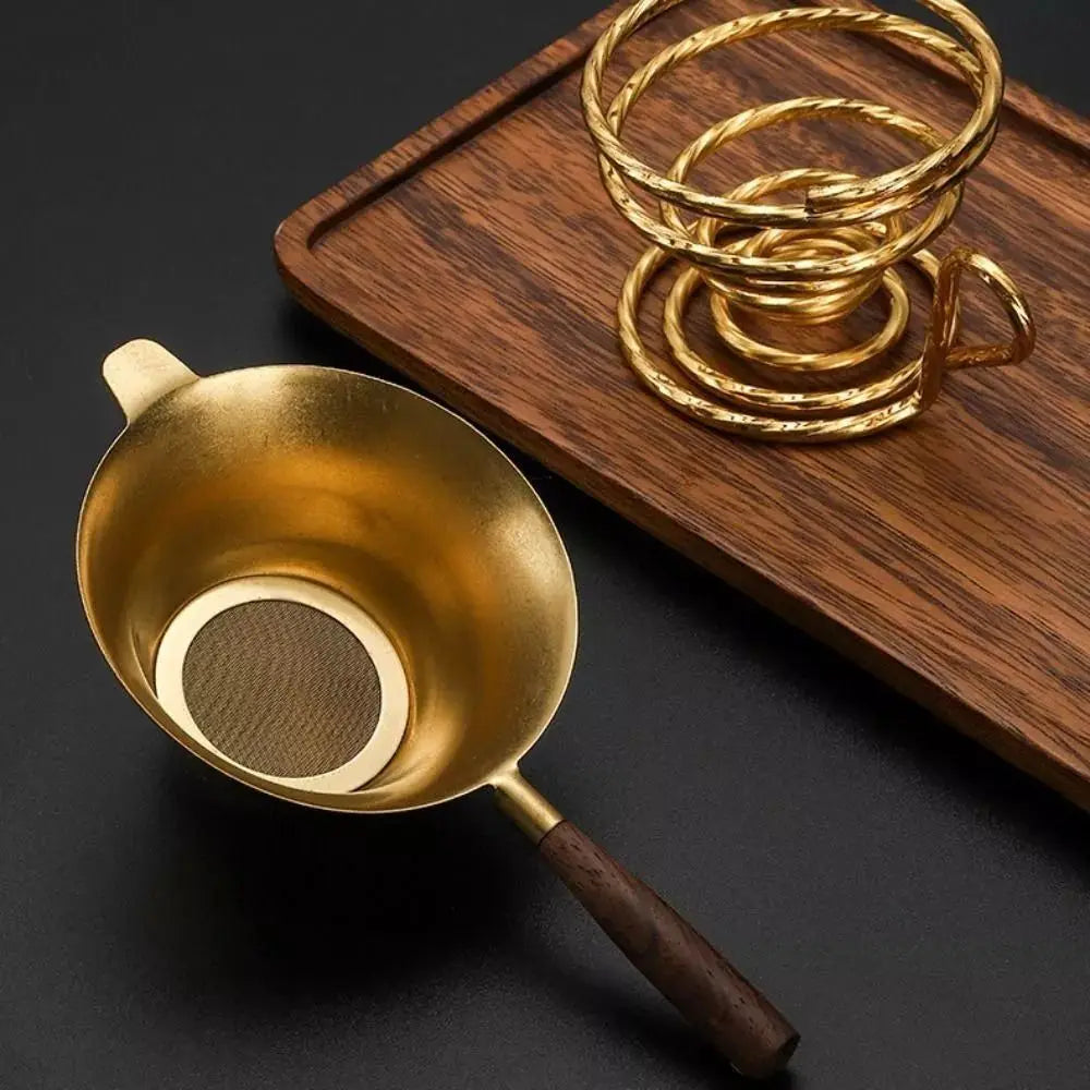 Portable tea infuser with wooden handle