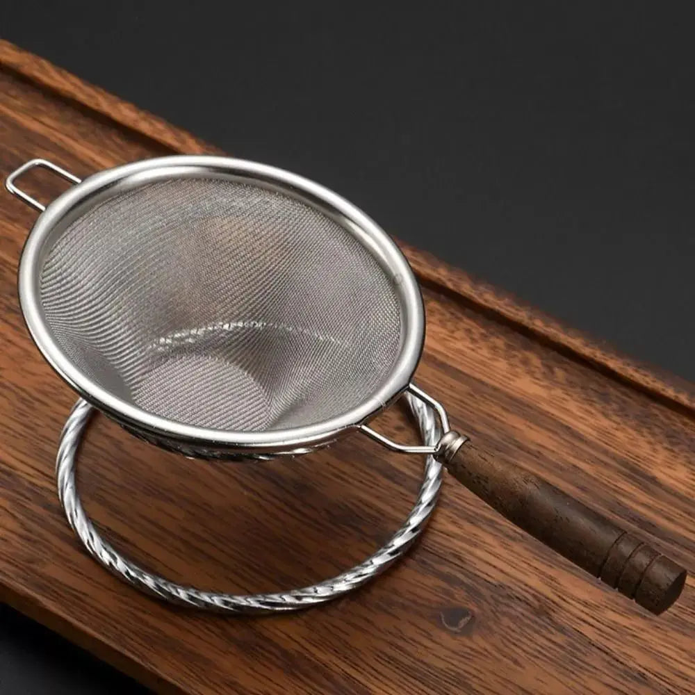 Portable tea infuser with wooden handle